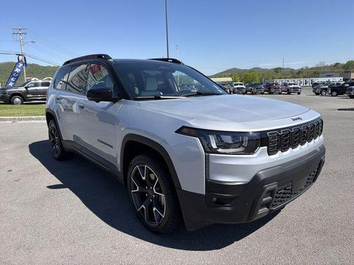 Silver Zynith Clearcoat 2026 Jeep Cherokee Overland