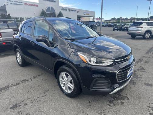 Midnight Blue Metallic 2022 Chevrolet Trax LT