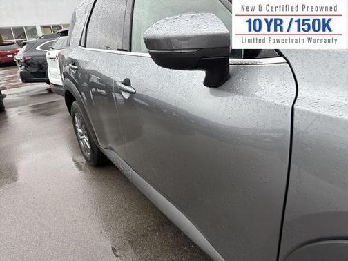 2025 Nissan Pathfinder SV 4WD