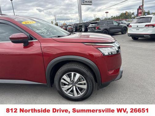 2023 Nissan Pathfinder SL 4WD