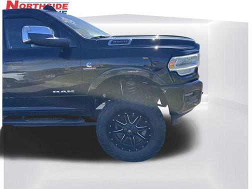 2022 RAM 3500 Laramie Crew Cab 4x4 6'4' Box