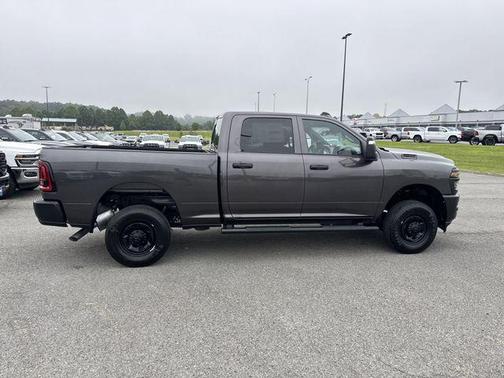 2025 RAM 2500 Tradesman Crew Cab 4x4 6'4' Box