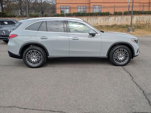 2025 Mercedes-Benz GLC 300 