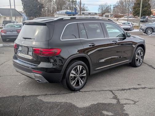 2025 Mercedes-Benz GLB 250 