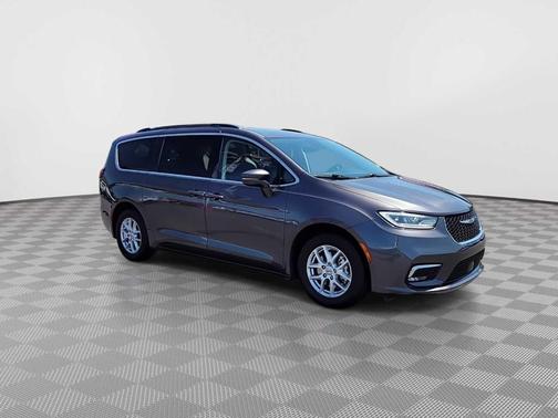 2022 Chrysler Pacifica Touring-L