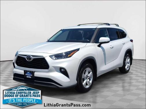 2022 Toyota Highlander LE