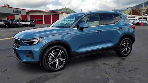 2024 Volvo XC40 CORE THEME