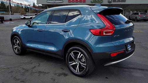 2024 Volvo XC40 CORE THEME
