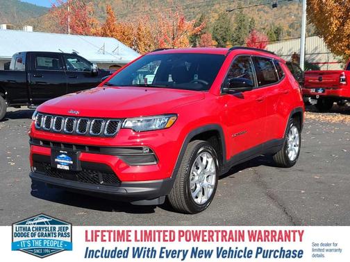 2024 Jeep Compass Latitude Lux