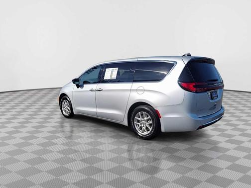 2024 Chrysler Pacifica Touring-L