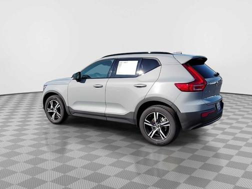 2024 Volvo XC40 CORE THEME