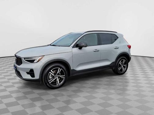 2024 Volvo XC40 CORE THEME