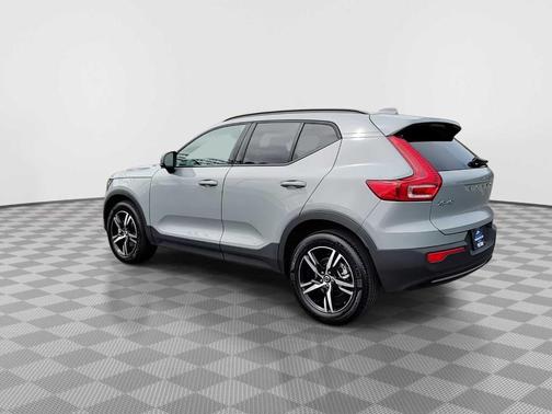 2024 Volvo XC40 CORE THEME