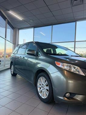 2011 Toyota Sienna XLE