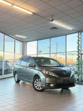 2011 Toyota Sienna XLE