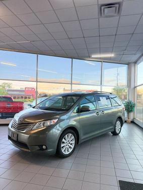 2011 Toyota Sienna XLE