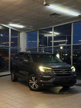 Modern Steel Metallic 2018 Honda Pilot EX