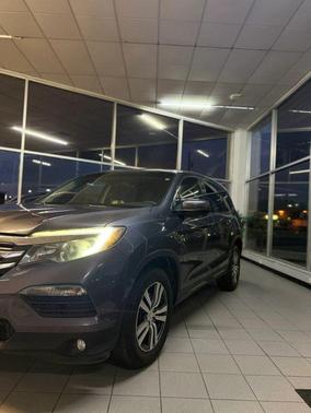 Modern Steel Metallic 2018 Honda Pilot EX