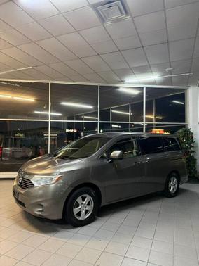 Gray 2015 Nissan Quest SV