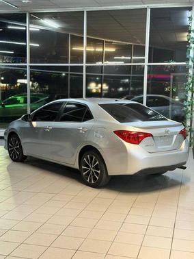 Classic Silver Metallic 2018 Toyota Corolla XSE