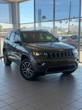Granite Crystal Metallic 2017 Jeep Grand Cherokee Limited