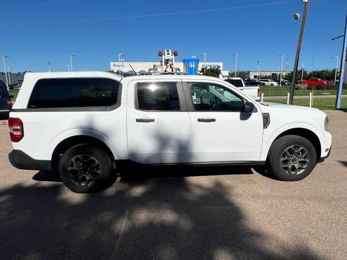 Oxford White 2022 Ford Maverick XLT