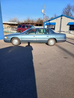1999 Cadillac DeVille Base