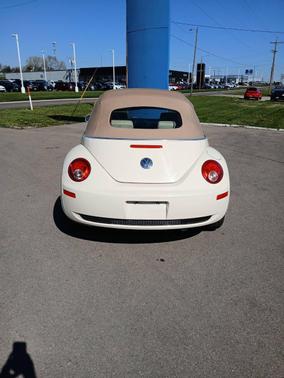 2009 Volkswagen New Beetle S