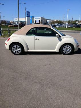 2009 Volkswagen New Beetle S