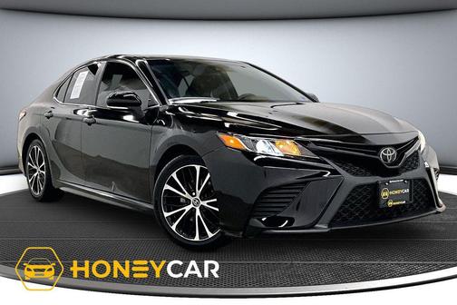 Midnight Black Metallic 2020 Toyota Camry SE