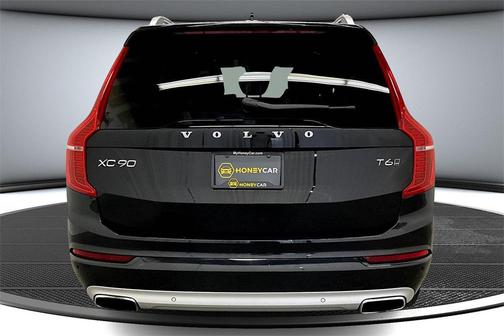 2017 Volvo XC90 T6 Momentum