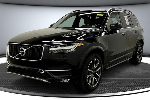 2017 Volvo XC90 T6 Momentum