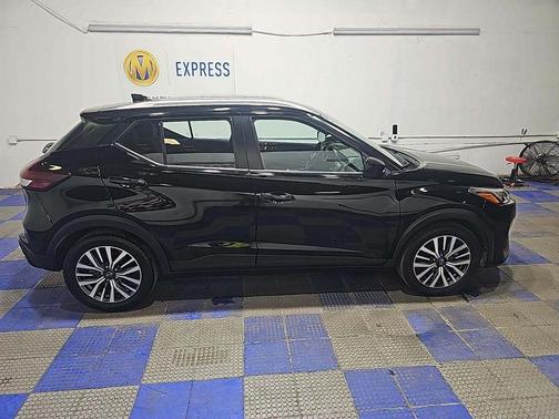 2022 Nissan Kicks SV