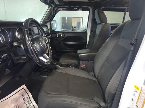 Bright White Clearcoat 2020 Jeep Gladiator Sport S