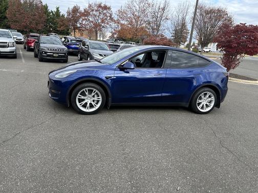 2023 Tesla Model Y Long Range Dual Motor All-Wheel Drive