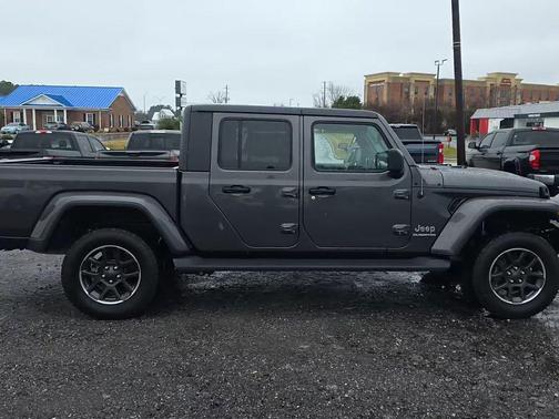 2021 Jeep Gladiator Overland