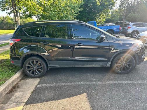 Shadow Black 2018 Ford Escape SE