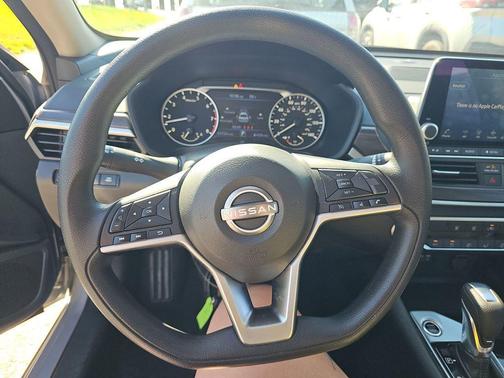Brilliant Silver Metallic 2024 Nissan Altima 2.5 SV