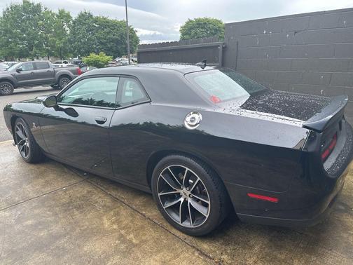 Pitch Black Clearcoat 2018 Dodge Challenger R/T Scat Pack