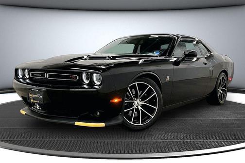 Pitch Black Clearcoat 2018 Dodge Challenger R/T Scat Pack