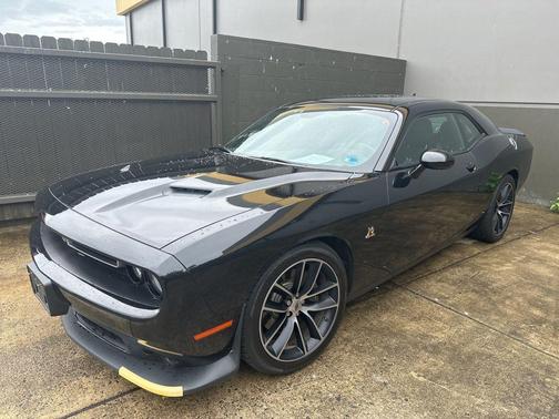 Pitch Black Clearcoat 2018 Dodge Challenger R/T Scat Pack