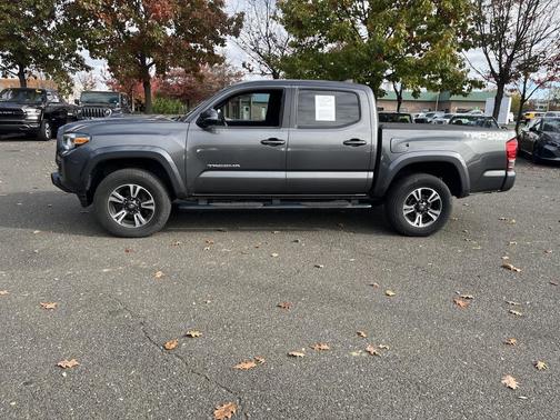2017 Toyota Tacoma TRD Sport