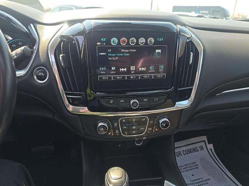 Iridescent Pearl Tricoat 2019 Chevrolet Traverse LT Leather