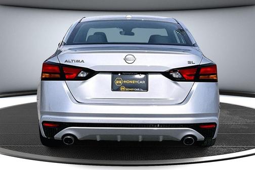 Brilliant Silver Metallic 2023 Nissan Altima 2.5 SL