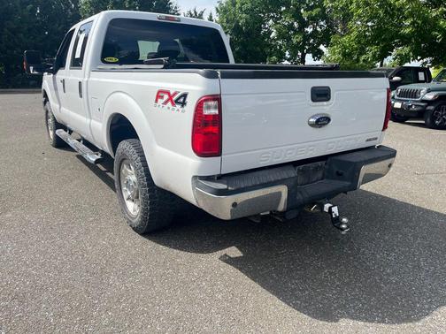 Oxford White 2016 Ford F-250 XLT