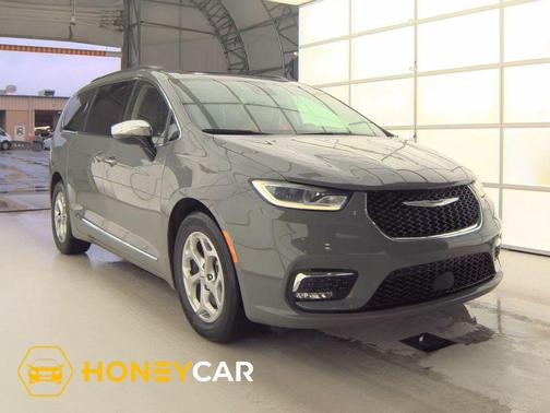 Ceramic Gray Clearcoat 2023 Chrysler Pacifica Limited