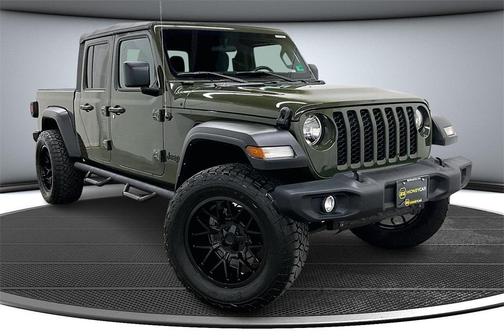 2022 Jeep Gladiator Sport