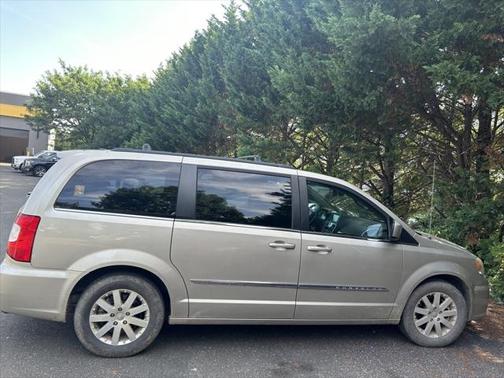 2013 Chrysler Town & Country Touring
