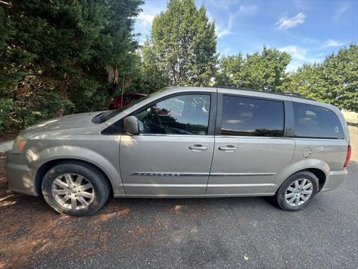 2013 Chrysler Town & Country Touring
