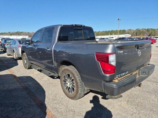 2021 Nissan Titan SV